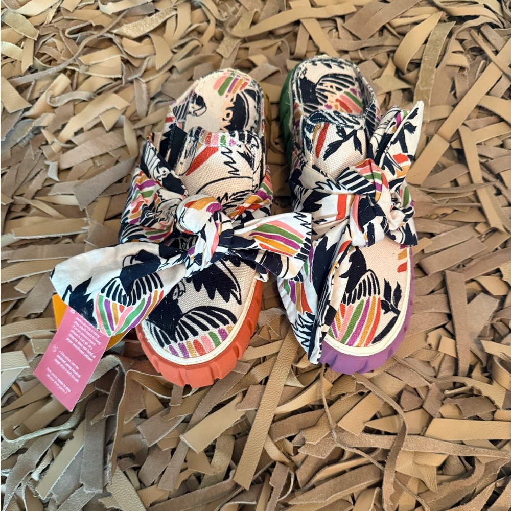 FARM Rio Multicolor Floral Espadrilles - Picture 2 of 5